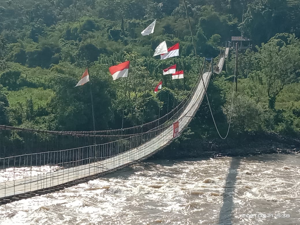 21 Maret, Bendera Setengah Tiang Berkibar Sepanjang Jembatan Terpanjang di Sumsel, Ada Apa?