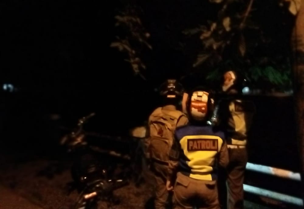 Sepasang Remaja Memadu Kasih Hingga Larut Malam Terciduk Patroli Satpol PP Lahat di Taman Ribang Kemambang