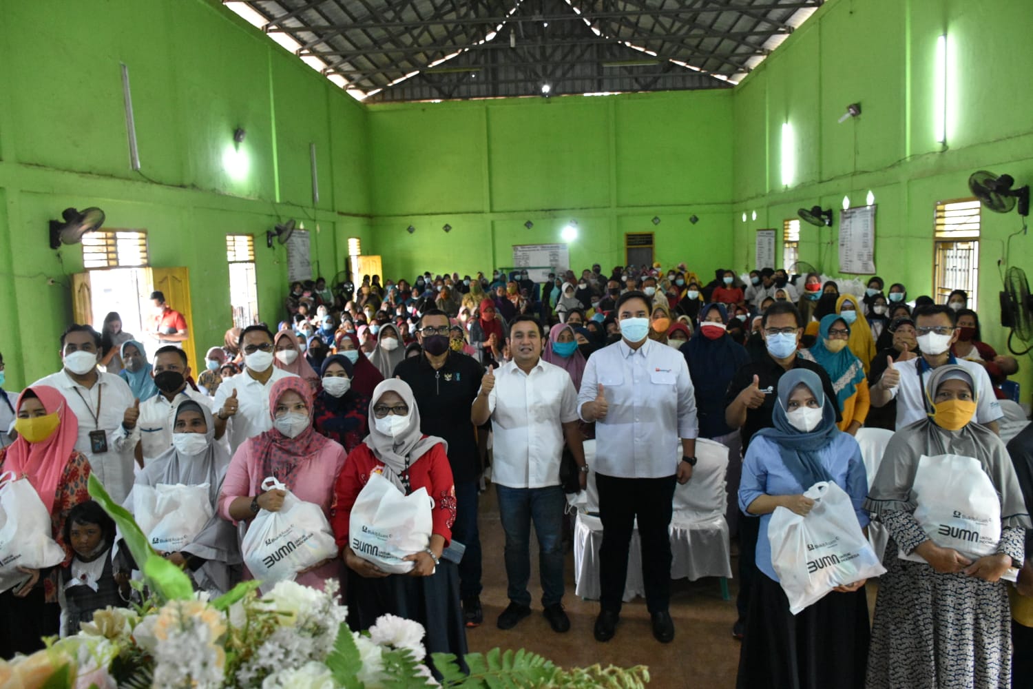 Baksos BUMN, PTBA Berikan 250 Paket Sembako