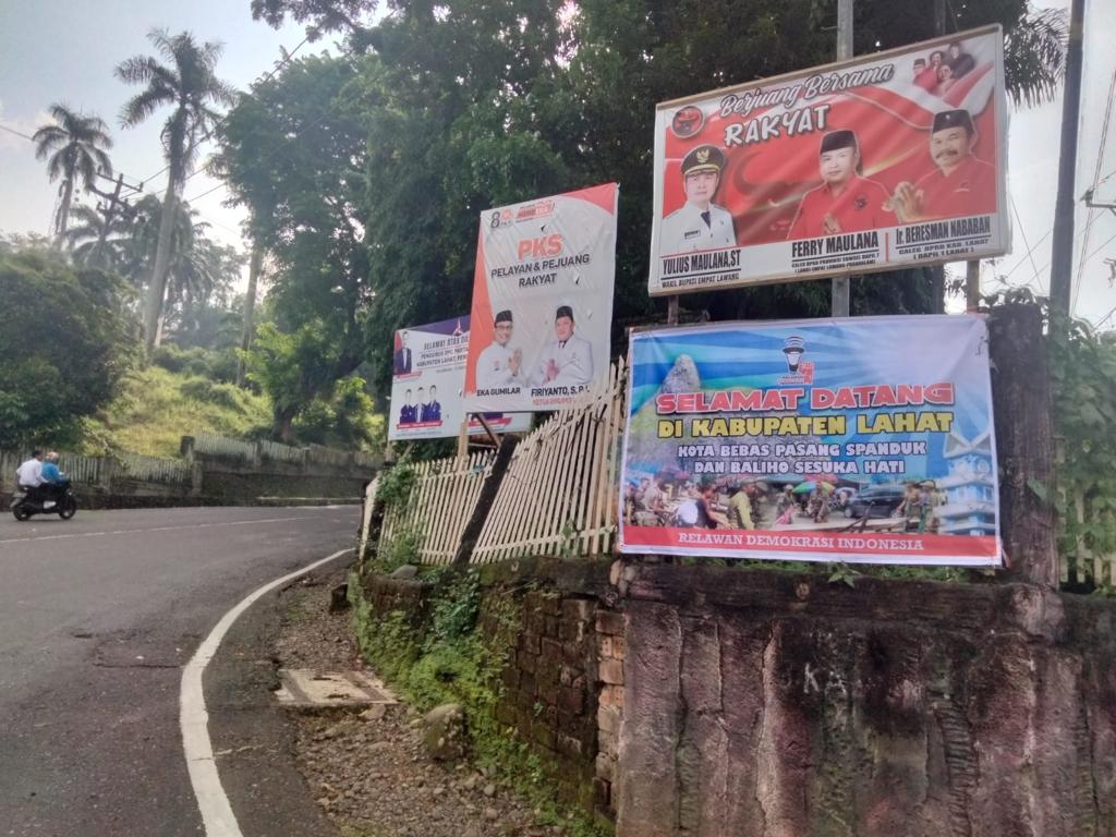 RDI Sindir Spanduk Bermuatan Kampanye Dengan Spanduk