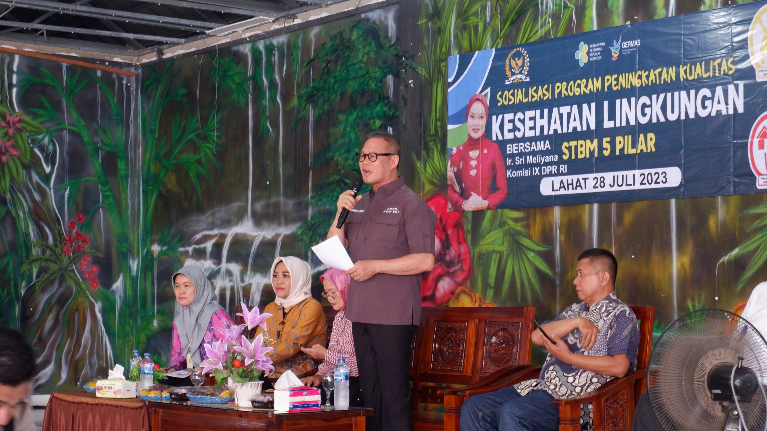 Analogi Kak Wari Ketika Berpidato Ada Anak-anak Menangis