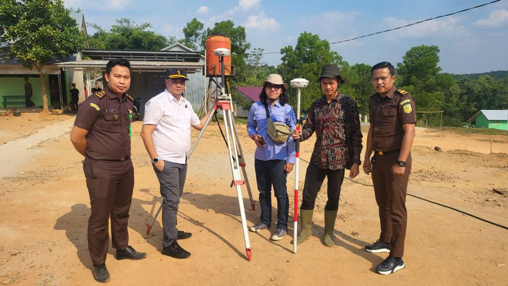 Kejari Muara Enim Laksanakan Program Jaksa Sahabat Tanah Wakaf Rumah Ibadah/Pesantren