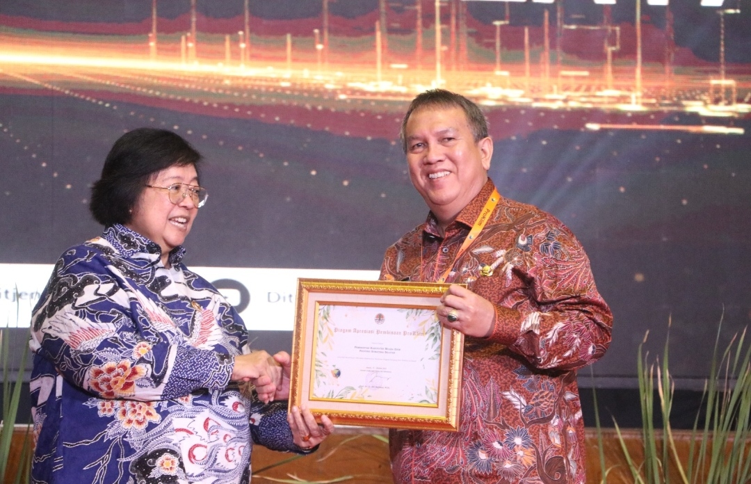Komitmen Lestarikan Lingkungan, Pj. Bupati Raih Penghargaan Pembina Proklim 2023