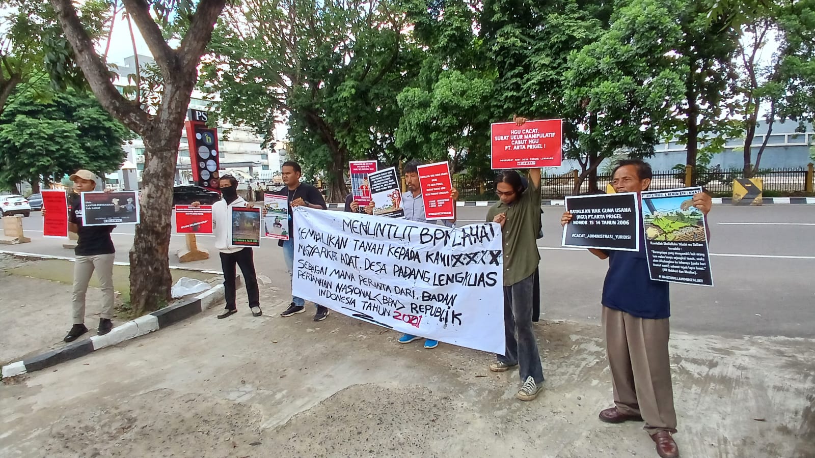 Aksi Damai di Kantor ATR-BPN Sumsel Terkait Konflik Lahan Padang Lengkuas