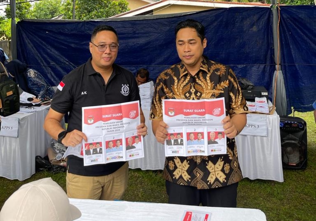 Kajari dan Kasi Intel Muara Enim, Coblos di TPS 21 Air Iintang, Berikut Pesannya