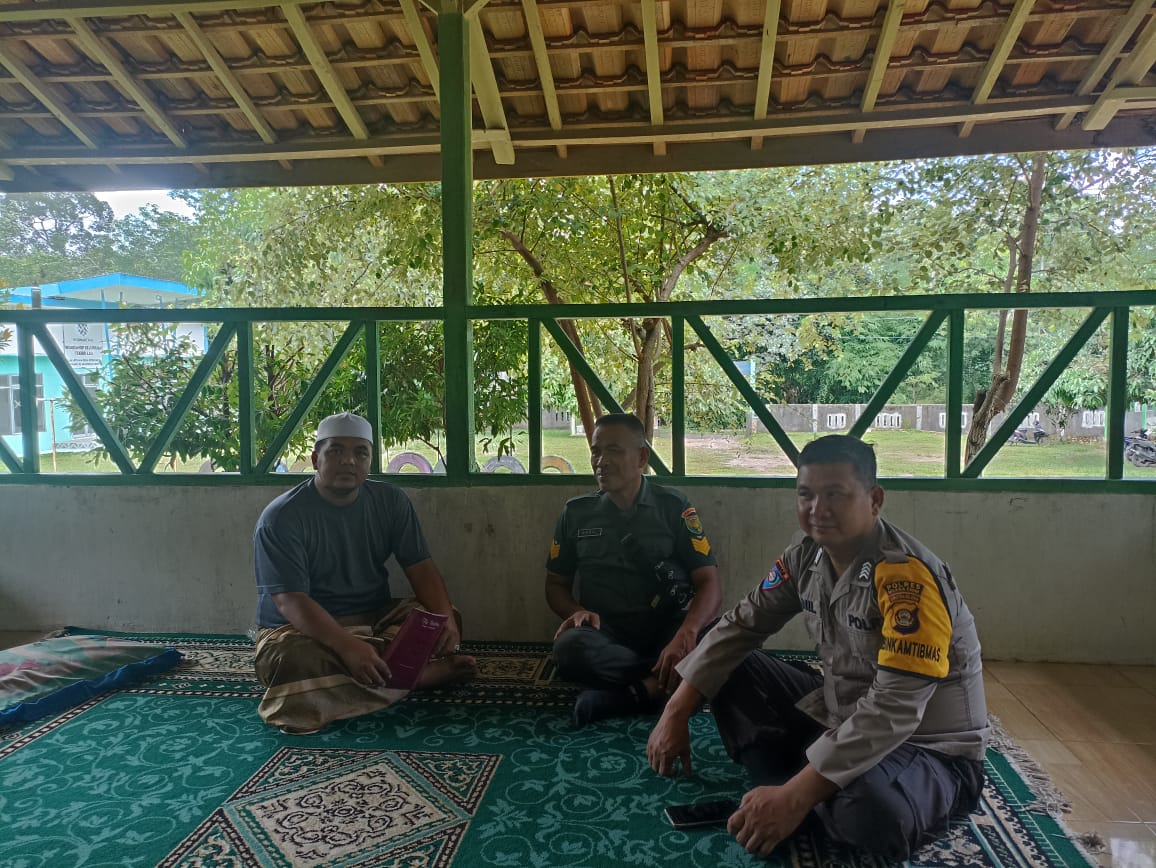 Babinsa Pulau Panggung, Laksanakan Komsos di Ponpes Nurul Madani