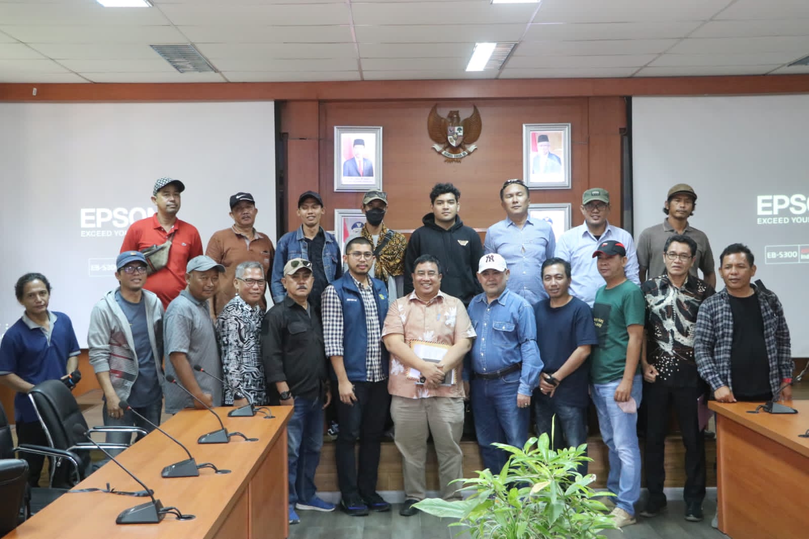 Temui Pendemo, Sekda Minta PLN Segera Tindak Lanjuti Keluhan Pelanggan