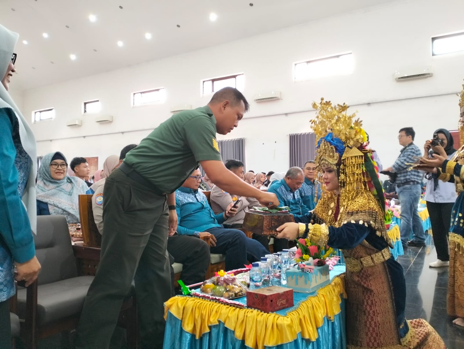 Hadiri Pelepasan Siswa SMA BA, Babinsa Serma Tanto Beri Pesan Ke Pelajar