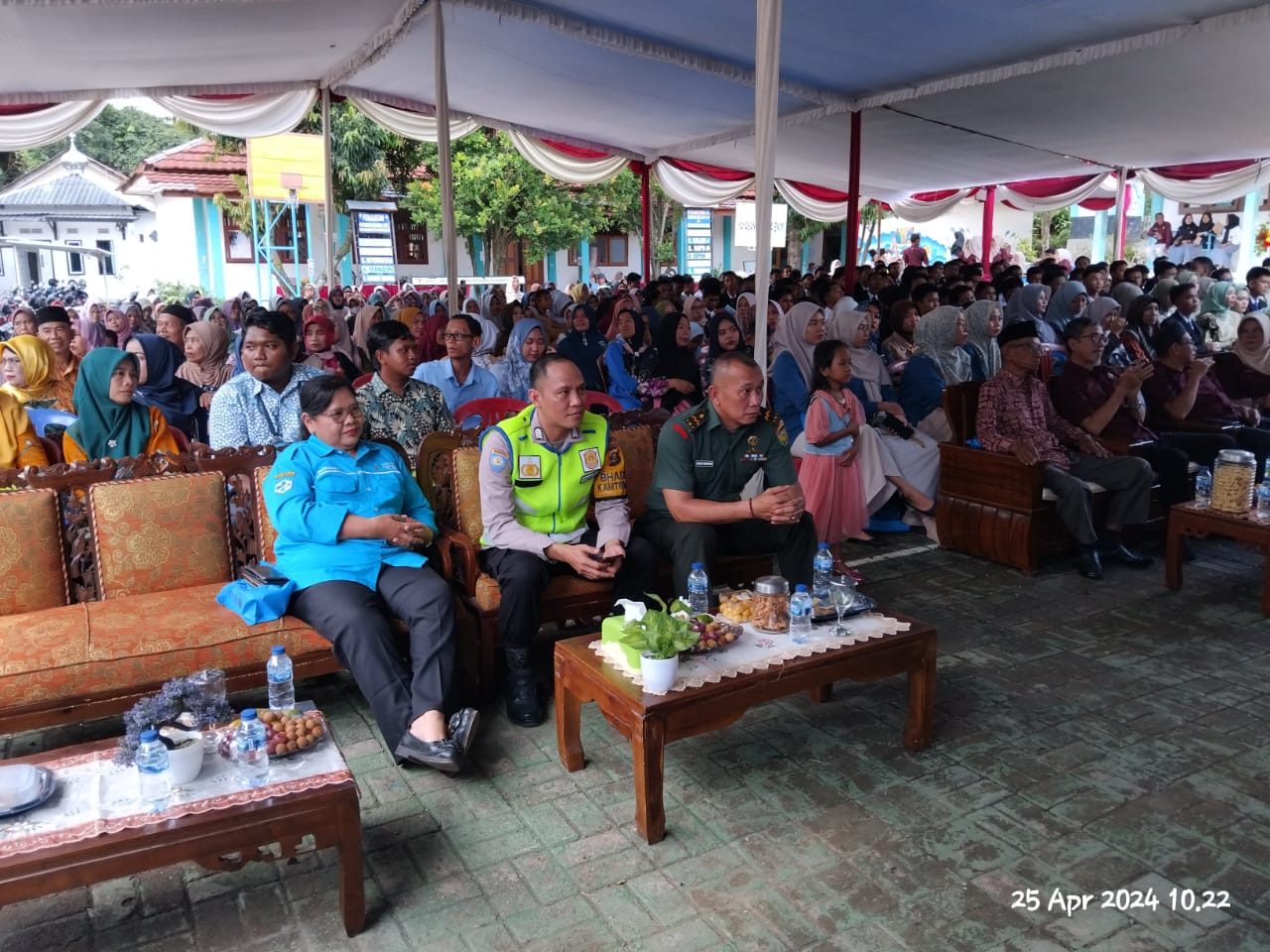 Babinsa Pelda Decy Iskandar, Beri Semangat Kepada Pelajar SMK Mutiara Tanjung Enim