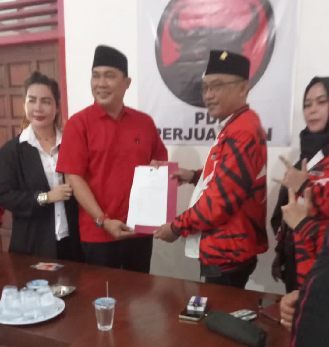 M. Zulvian, S.T (Ichon) Ambil Formulir Pendaftaran Maju sebagai Calon Bupati Muara Enim 2024-2029