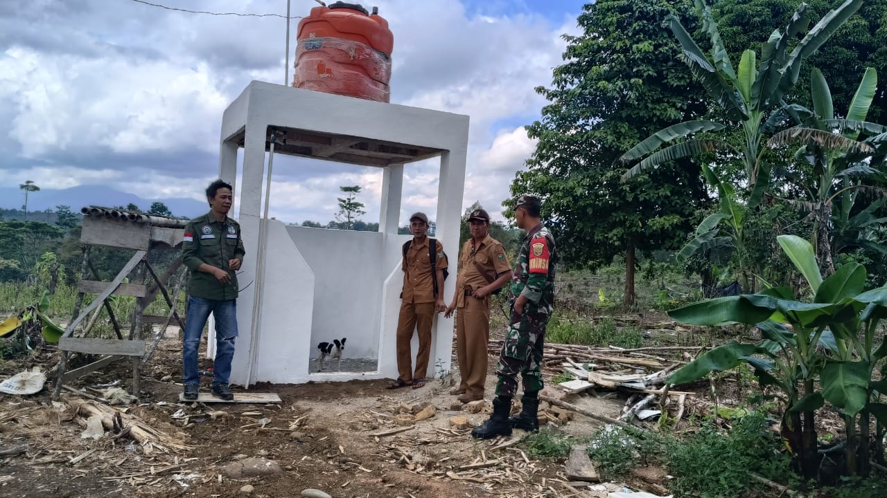 Walping, Sertu Mahroni Mengecek Bangunan Sumur Bor