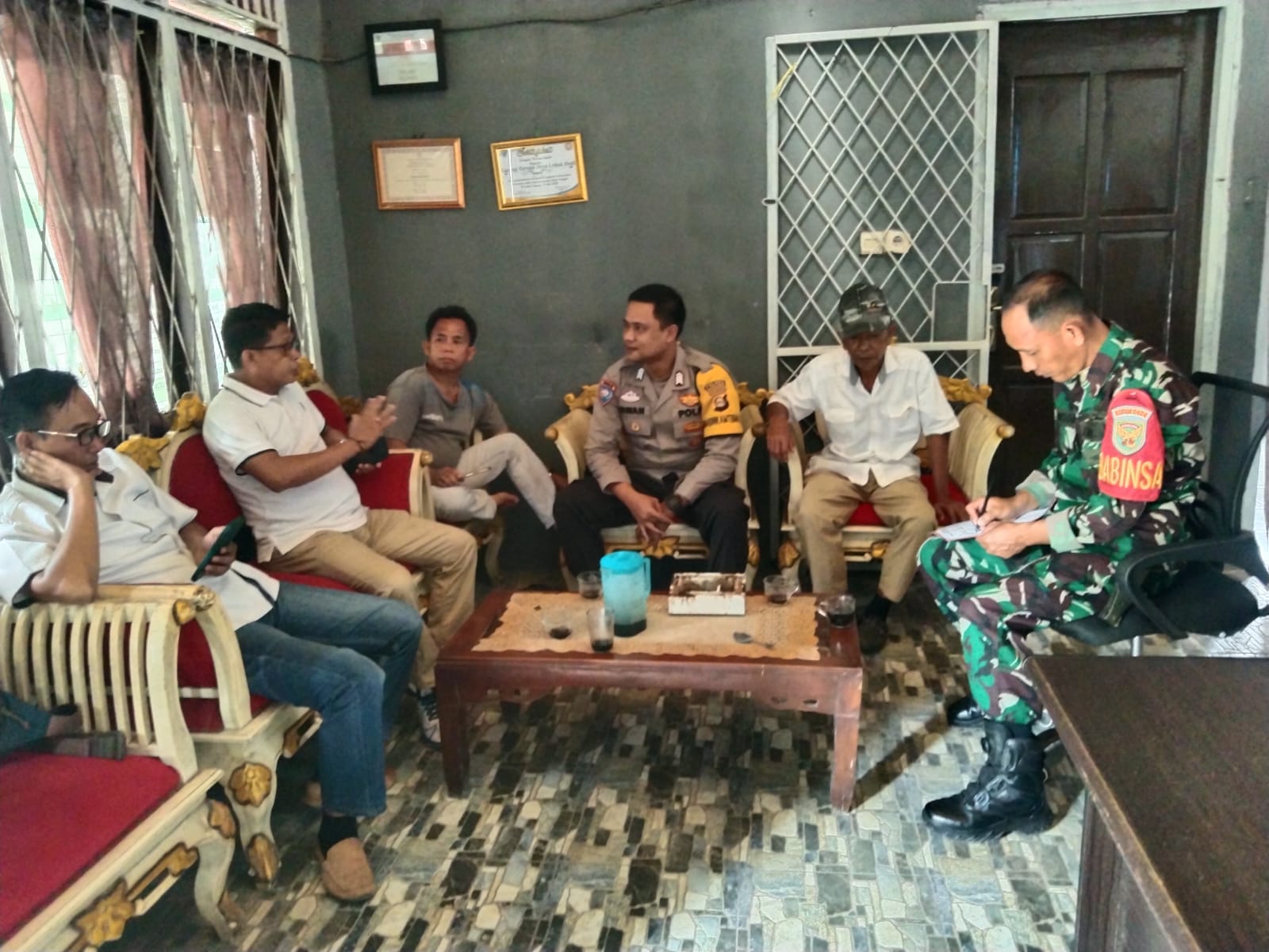 Berikut Penjelasan Serka Robinson, Saat Komsos Bersama di Pemdes Lebak Budi