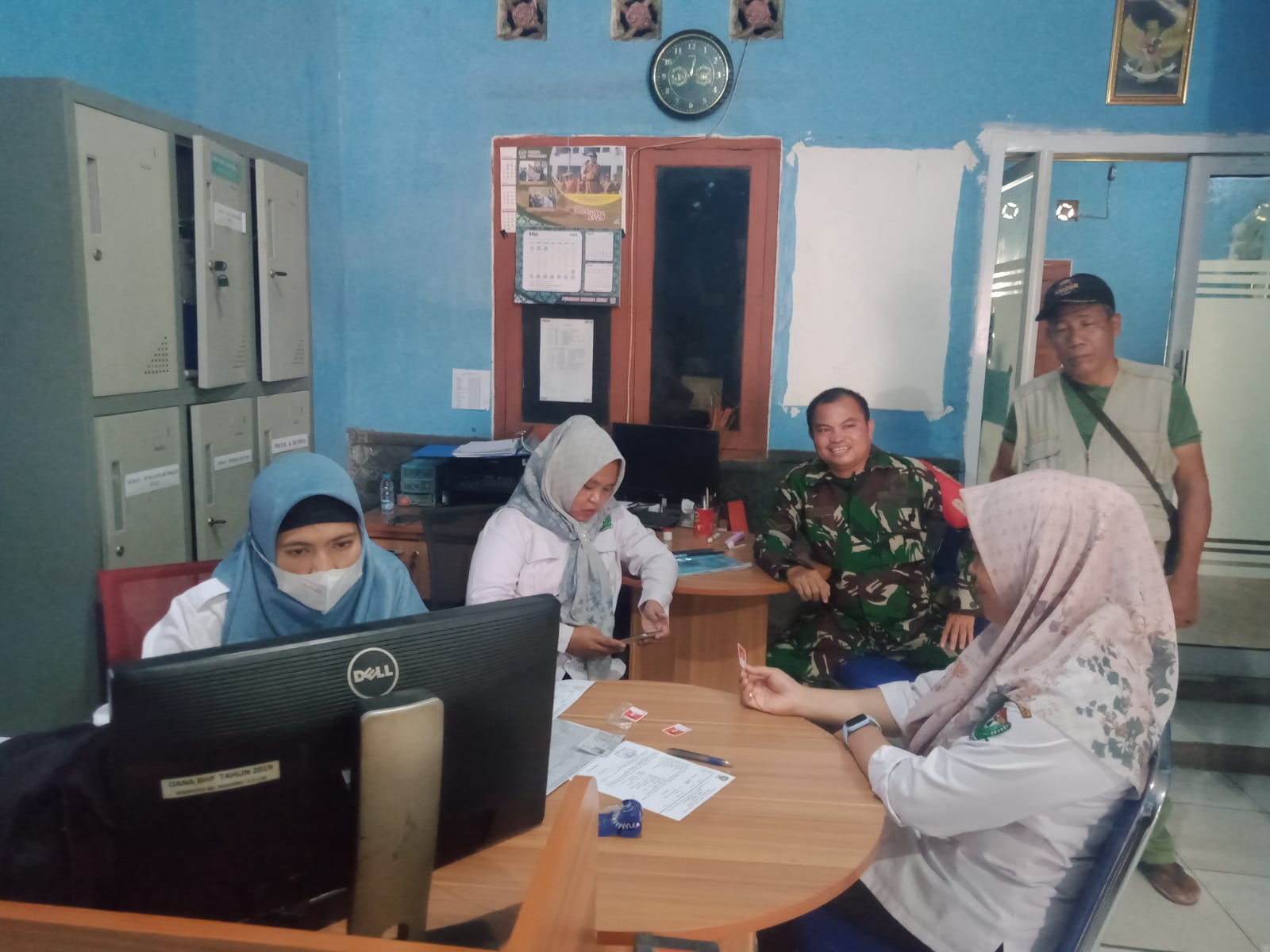 Babinsa Lingga, Ingatkan Warga Pentingnya Kekompakan