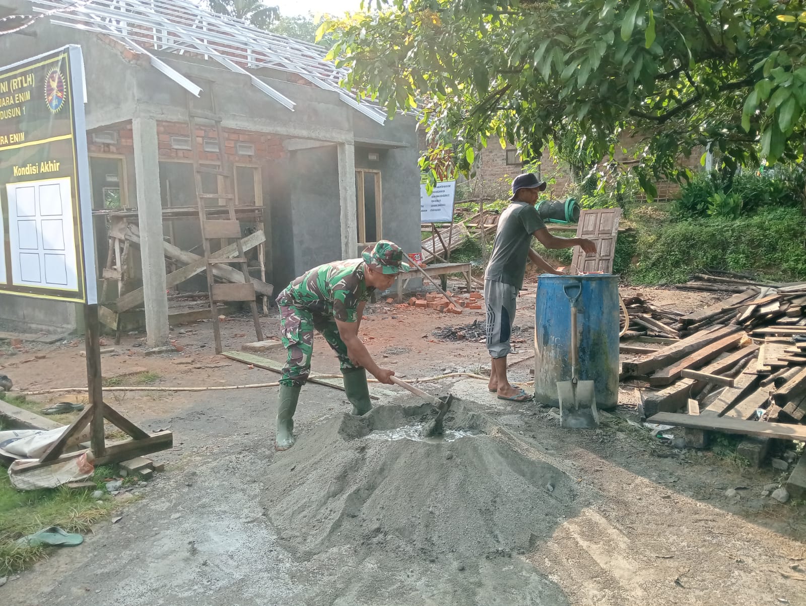 Babinsa 404-05/TE Laporkan, Bedah Rumah TMMD Ke 120 Berjalan Lancar