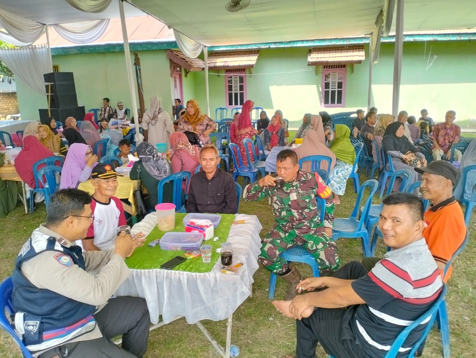 Babinsa Koramil 404-05/TE Kunjungi Warga Hajatan, Sekaligus Beri Himbauan