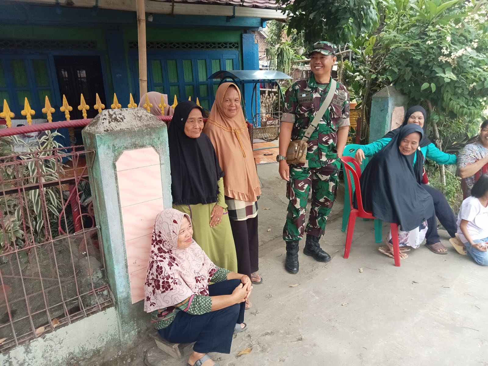 Jaga Silaturrahmi dan Kekompakan, Babinsa Tanjung Lalang Giatkan Komsos