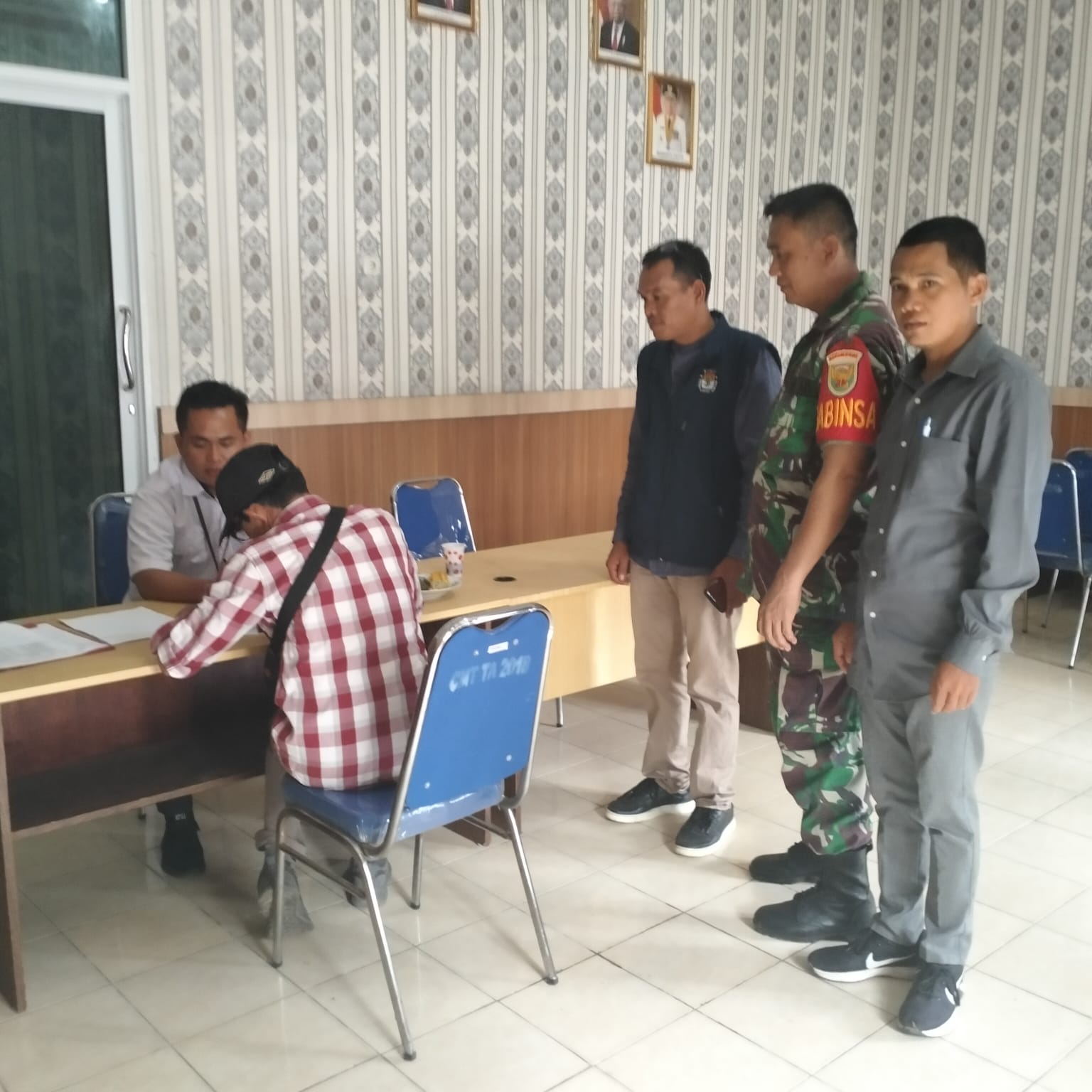 Babinsa 05/Tanjung Enim Walping Tes Wawancara Calon PPS