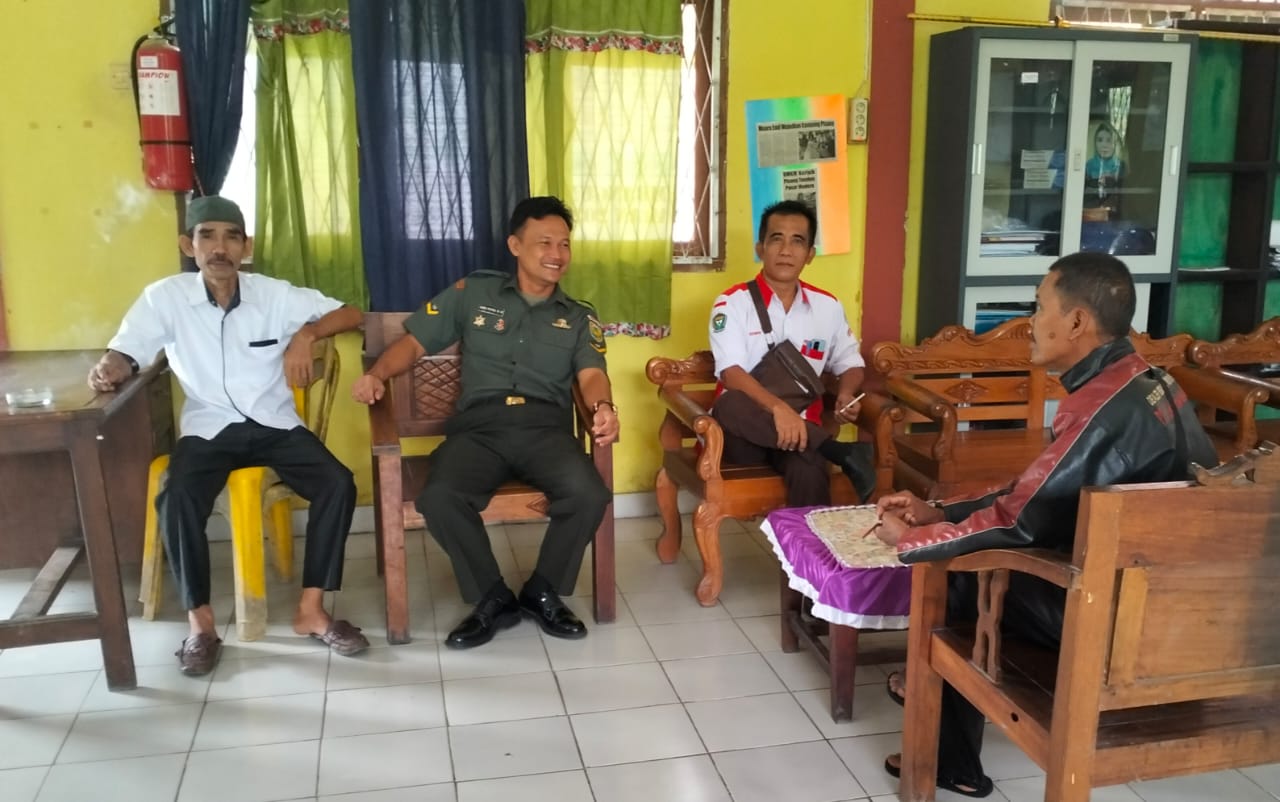 Babinsa Koramil 404-05/TE, Sampaikan Himbauan Terkait Timbul nya Banjir