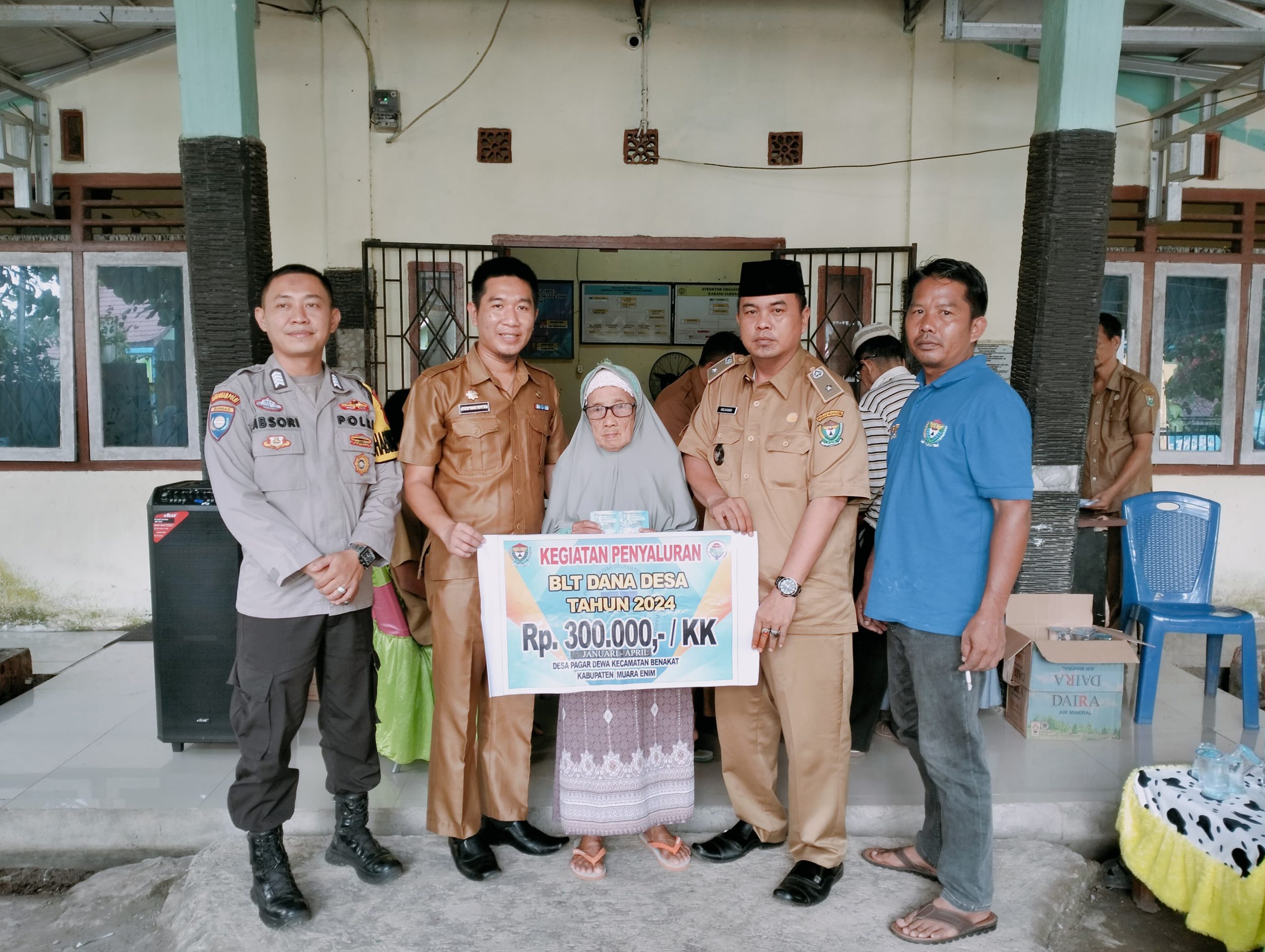 Pemdes Pagar Dewa Benakat Salurkan BLT DD Tahun 2024