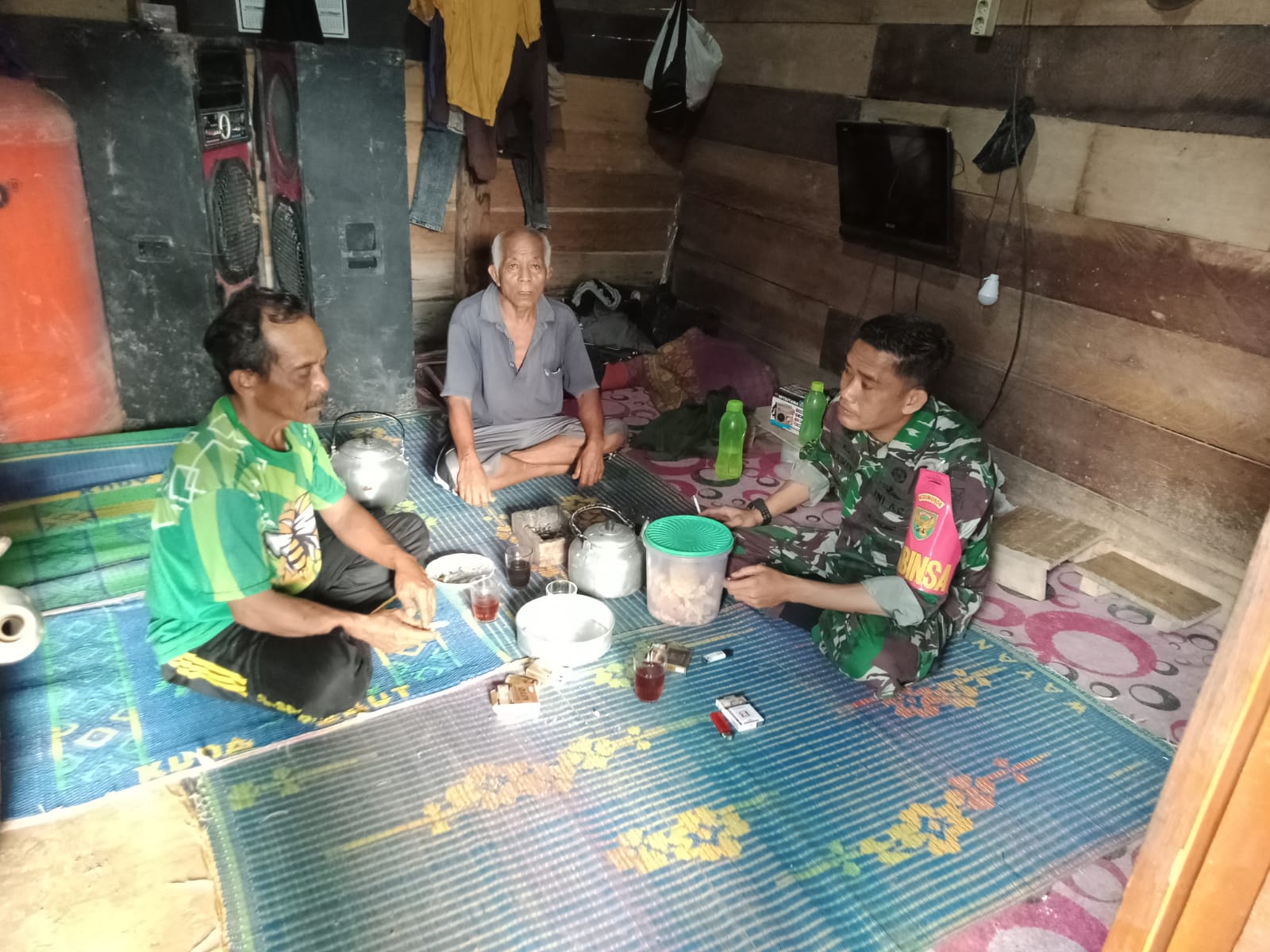 Sertu Sulaiman Babinsa Padang Bindu, Komsos Dengarkan Keinginan Petani