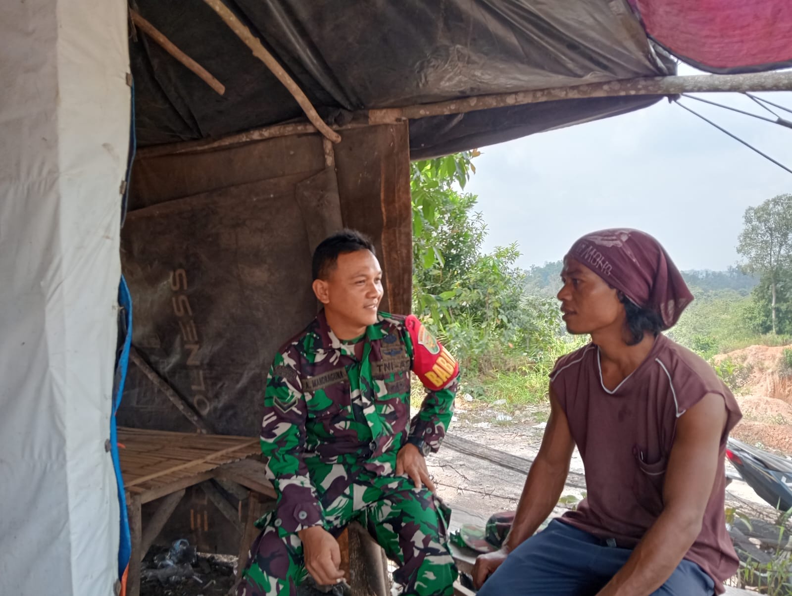Babinsa 05/TE, Terus Jalin Silaturrahmi Dengan Warga Binaan Desa Pandan Dulang