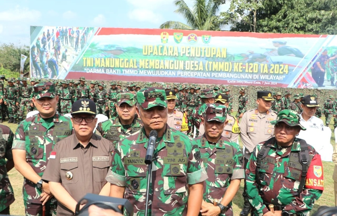 Wakasad TNI AD, Tutup TMMD ke 120 di Muara Enim
