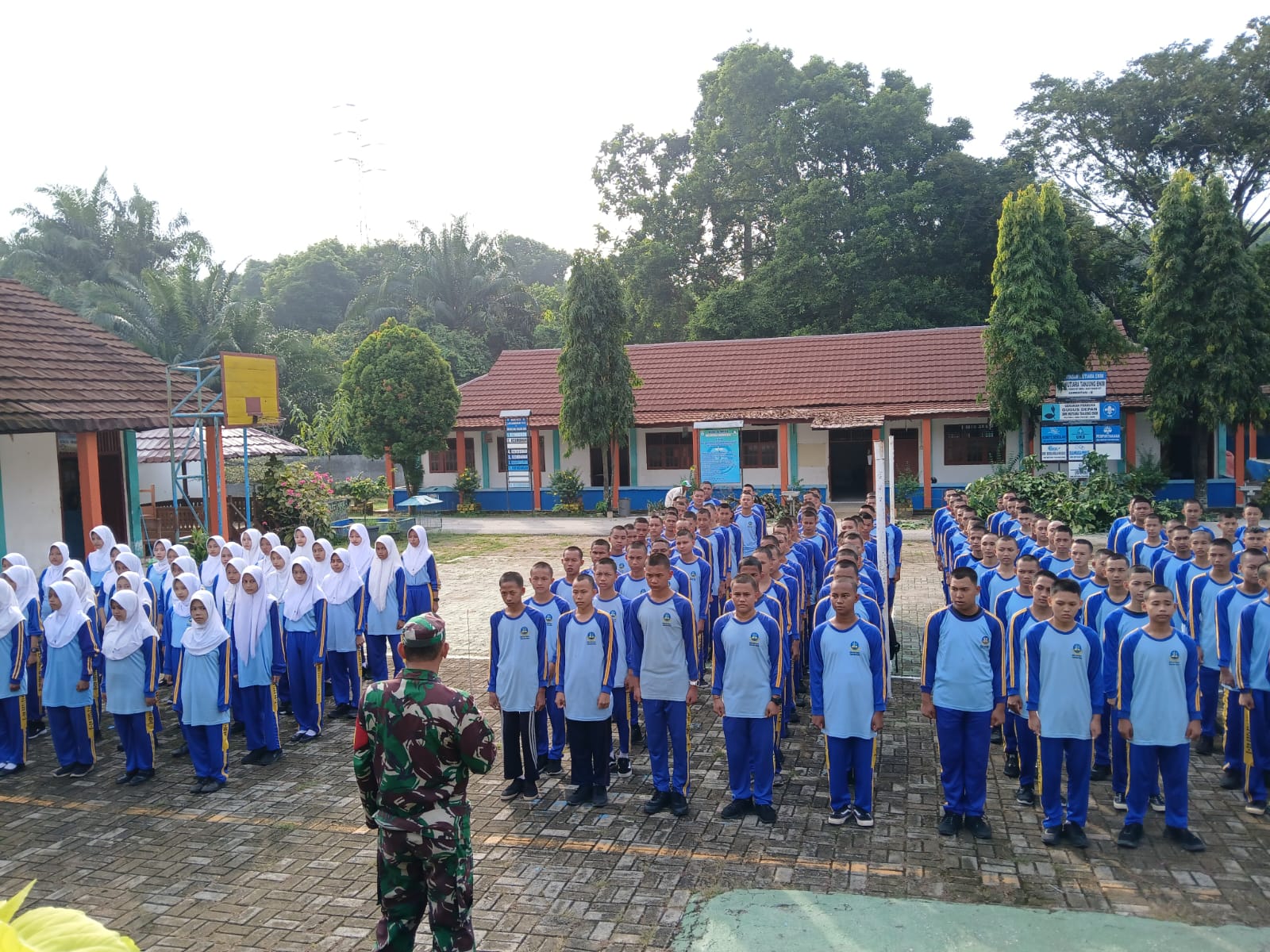 Babinsa Koramil 404-05/Tanjung Enim Beri Pembekalan PKL Kepada Pelajar SMK Mutiara