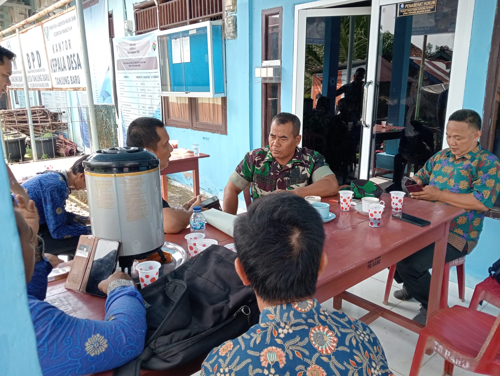 Anggota Babinsa Koramil 404-05/Tanjung Enim Ajak Pemerintah dan Masyarakat Jaga Kamtibmas