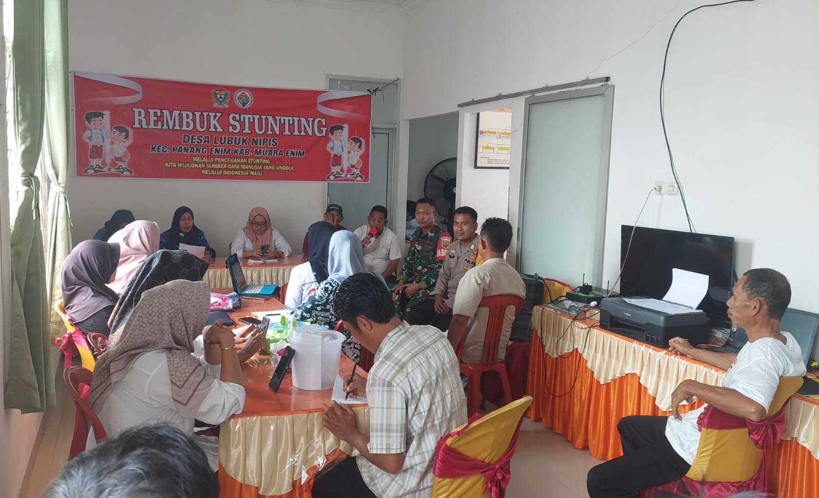 Babinsa Lubuk Nipis Koramil 404-05/Tanjung Enim Hadiri Giat Rembuk Stunting