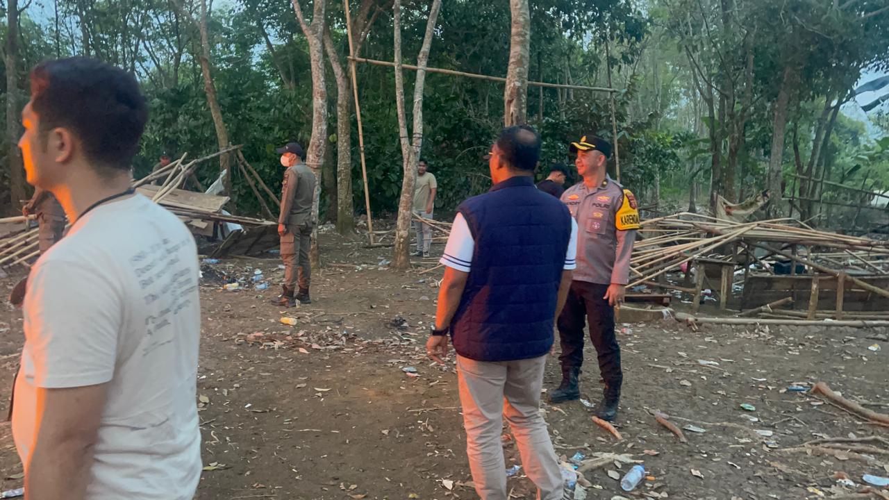 Polres Muara Enim dan Gabungan, Sikat Tempat Perjudian Sabung Ayam di Bedegung