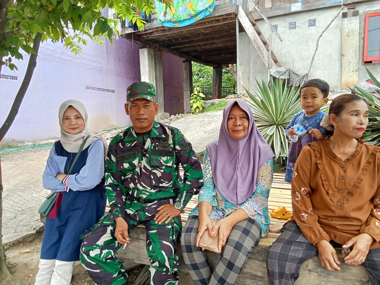 Babinsa Serda Gunalansyah Komsos Bersama Warga Binaan