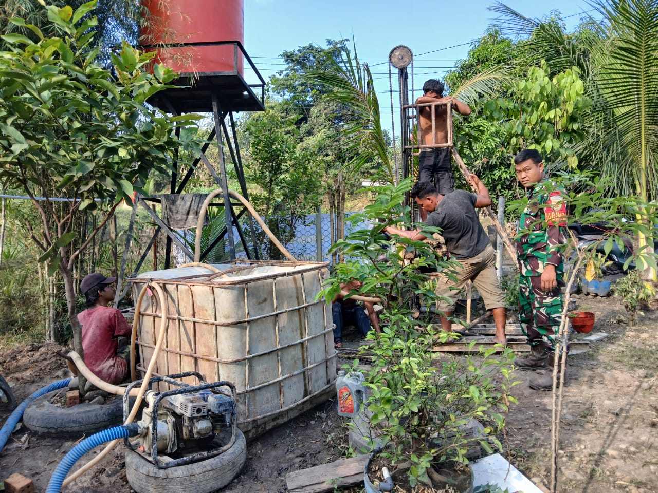 Babinsa Darmo Walping Pembuatan Sumur Bor, Bantuan Kodim dan PT MME