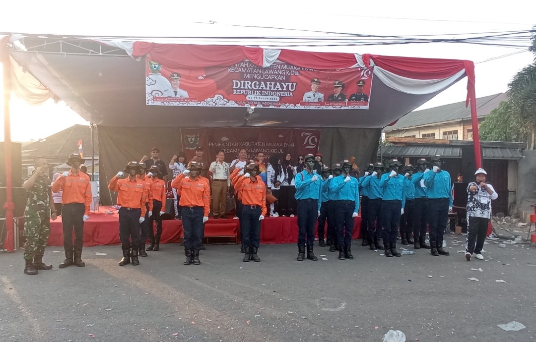 Sosok Ketua PGRI Lawang Kidul Jadi Sorotan Penonton Saat Pembawa Acara HUT RI, Ada Apa?