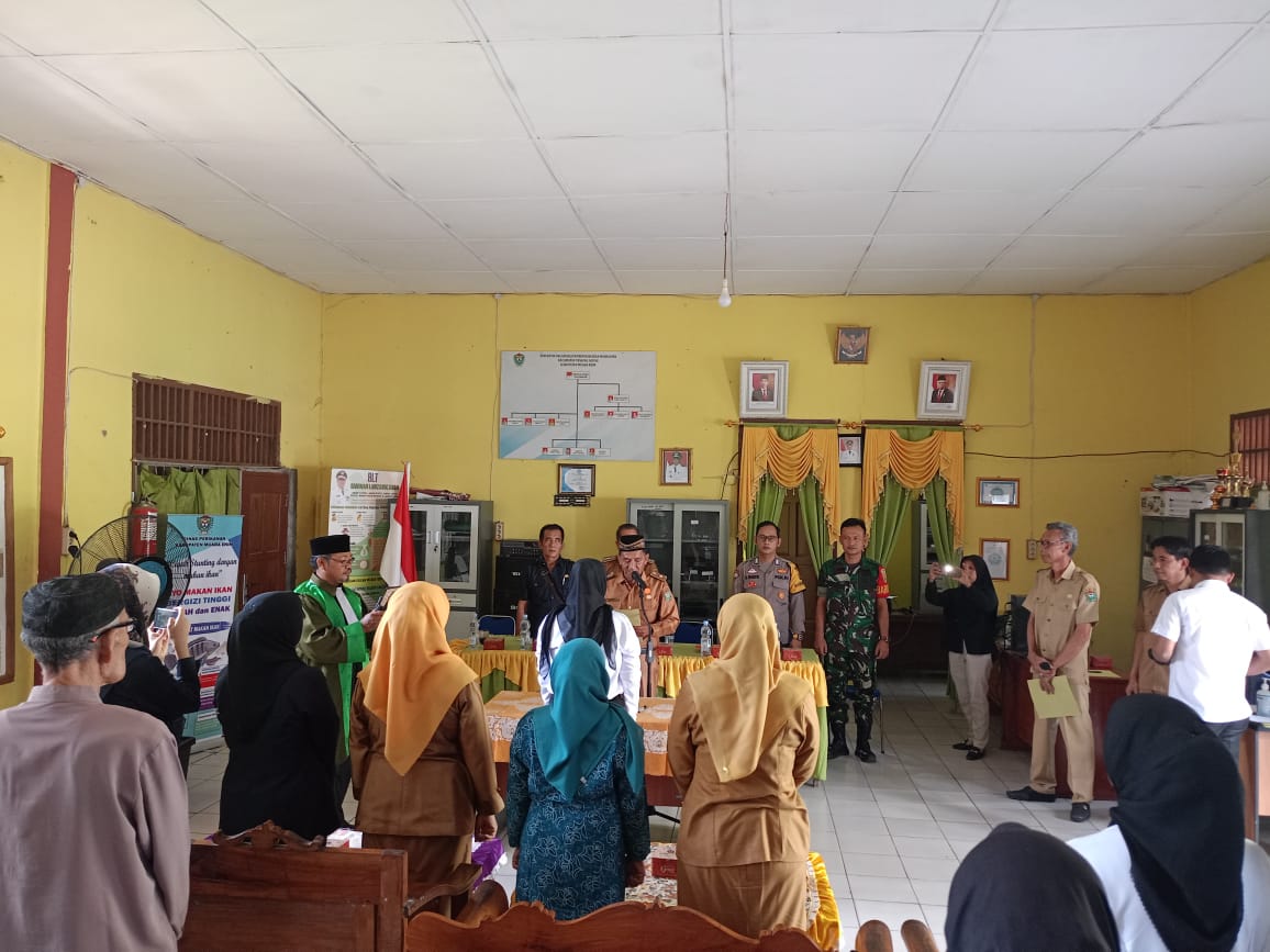 Berikut Pesan Babinsa Koramil 05/Tanjung Enim Kepada Perangkat Desa Muara Emil Yang Baru Dilantik