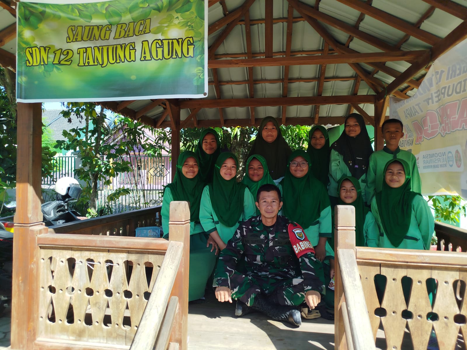 Babinsa Seleman, Beri Motivasi Ke Pelajar SDN 12 Tanjung Agung