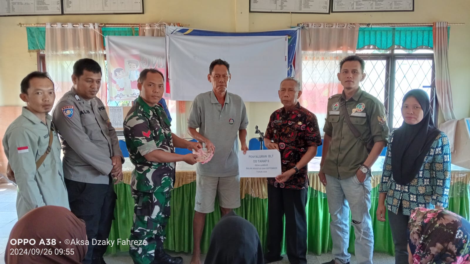 Babinsa Lambur Koptu Suarno, Hadiri Penyaluran BLT Dana Desa
