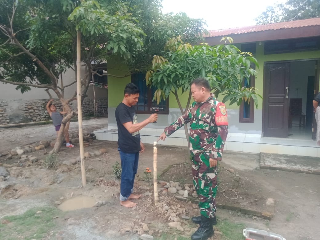 Babinsa Lingga, Walping Program Bangunan Sumur Bor Dari Kodim 0404/Muara Enim