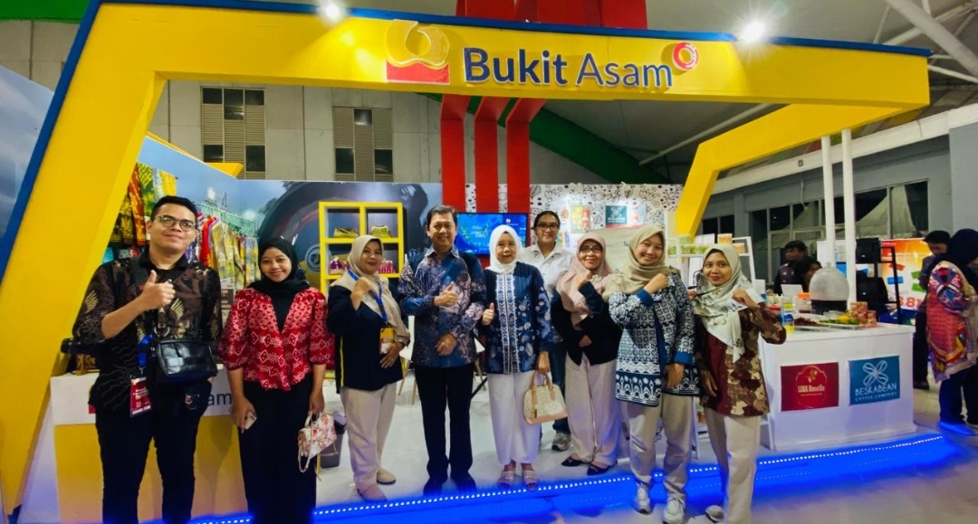 Mitra Binaan Bukit Asam (PTBA) Ramaikan Puncak Hari UMKM Nasional 2024