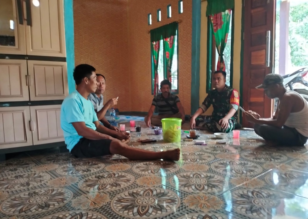 Babinsa Lesung Batu Ingatkan Warga Tingkatkan Kamtibmas