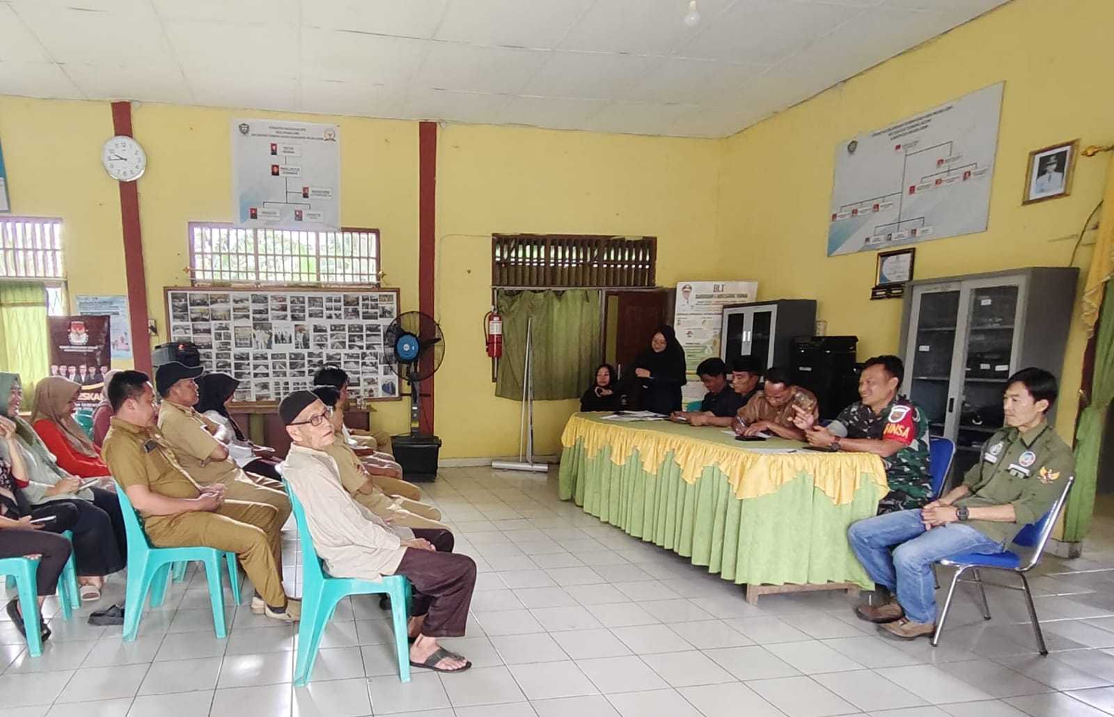 Babinsa Muara Emil Hadiri Rapat RKPD Tahun 2025, Sekaligus Berikan Himbauan Keamanan