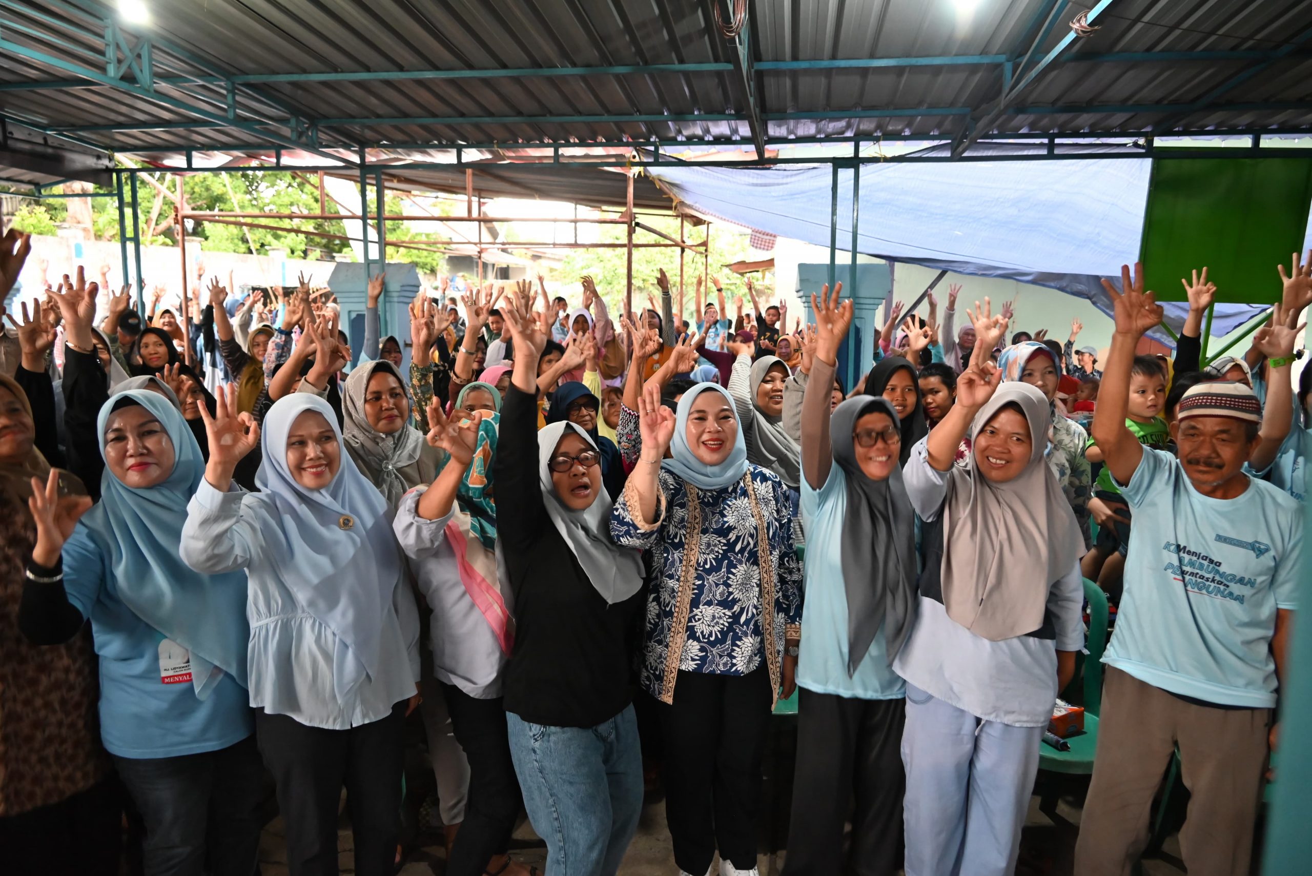 Gegap Gempita Warga Jalan Veteran Sambut Kampanye Dialogis Hj Lidyawati