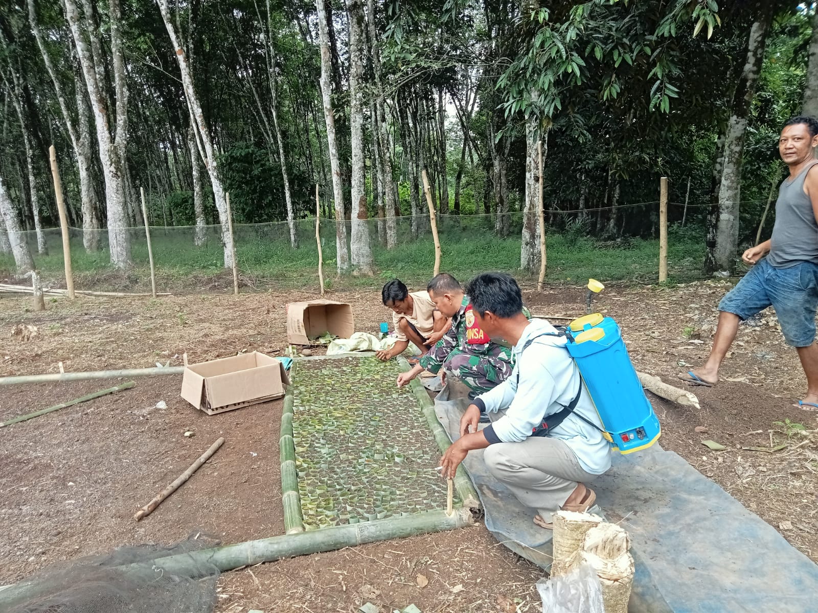 Serma Pasli Komsos Dengan Petani Desa Pagar Dewa