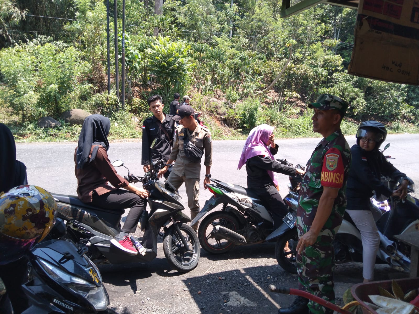 Babinsa Lebak Budi Berikan Himbauan Ke Warga Binaan