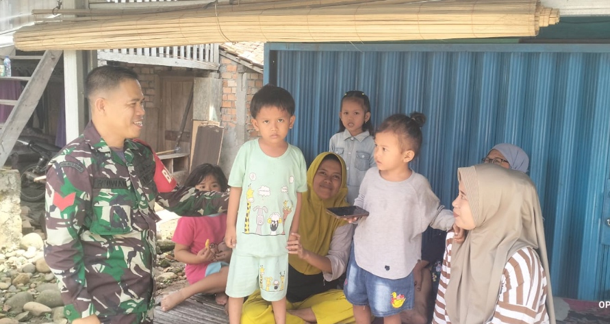 Babinsa Penyandingan Berikan Himbauan Terkait Musim Hujan