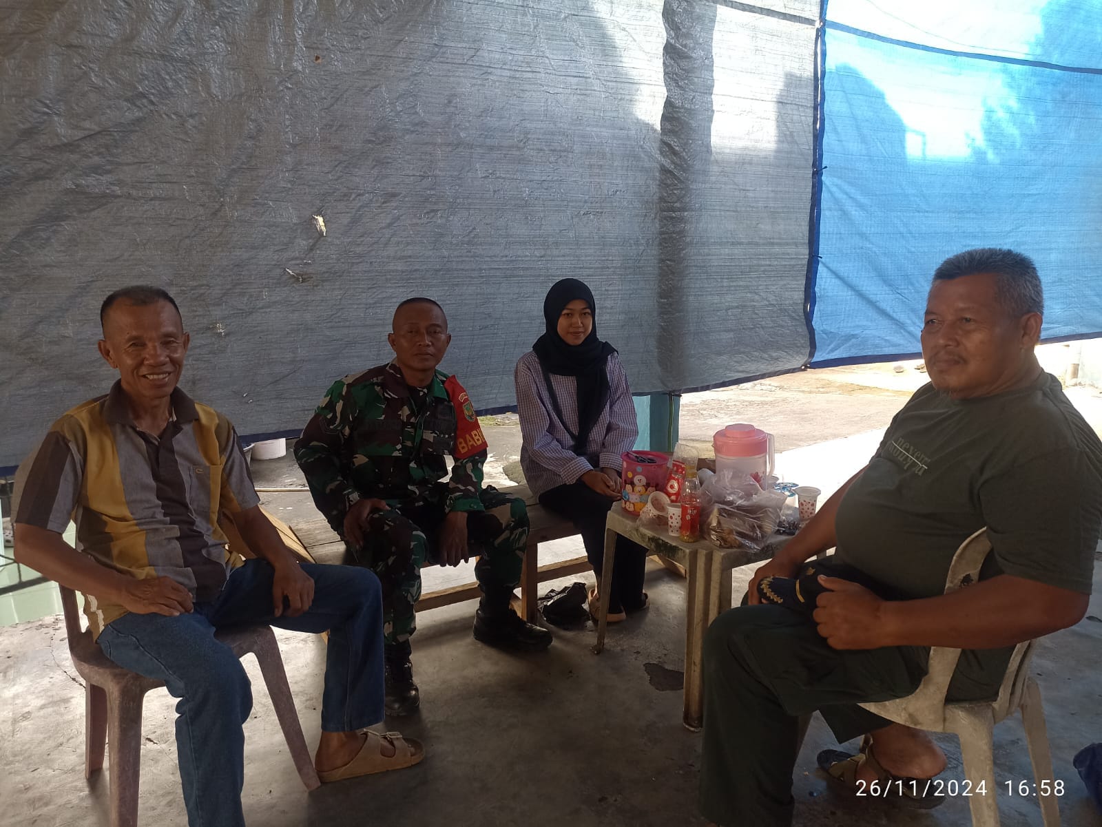 Babinsa Kelurahan TES Komsos Bersama Ketua RT Dan Warga Binaan