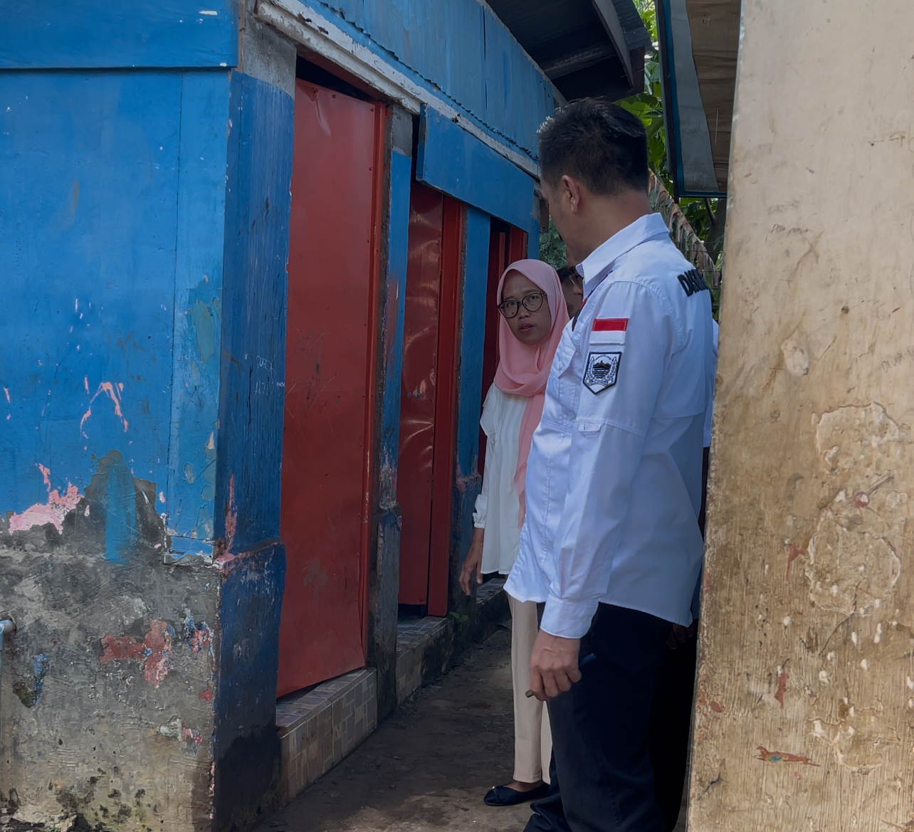 Gerak Cepat Disdikbud Lahat: Menyusuri Jejak Kebersihan dari Balik Pintu WC Sekolah