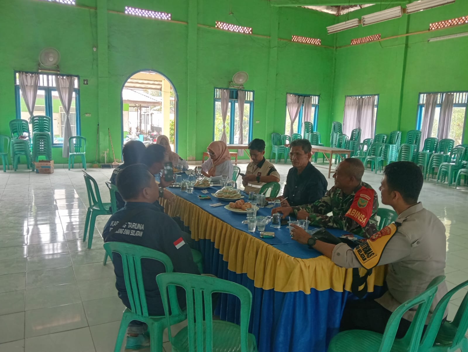 Babinsa Laksanakan Komsos Bersama Karang Taruna Kelurahan TES