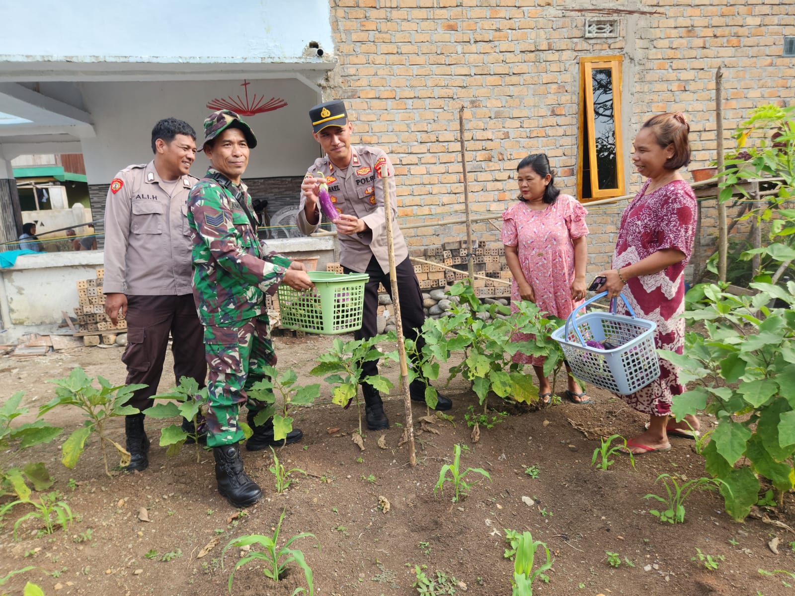 Babinsa Tanjung Baru Hadiri Pelantikan Perangkat Desa