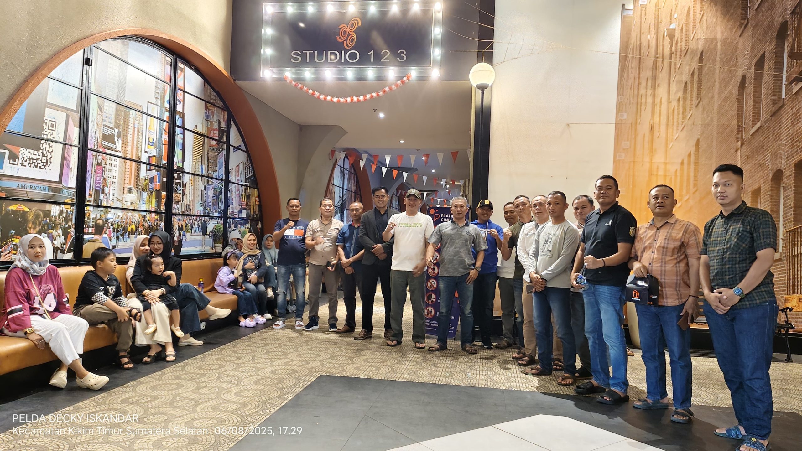 Keluarga Besar Koramil 404-05/Tanjung Enim Nonton Bareng Film Believe Di Bioskop