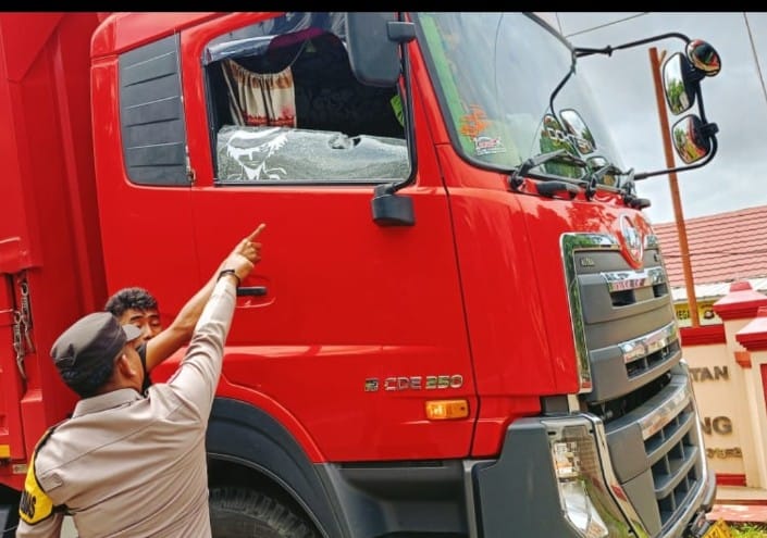Viral Aksi Lempar Kaca Mobil di Gunung Megang, Polisi Ringkus Pelaku Premanisme